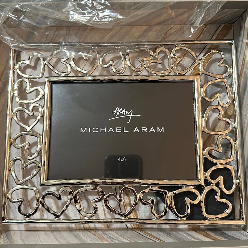 *BRAND NEW* Michael Aram Heart Picture Frame in Silver 4”x6”